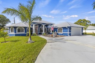 2502 SE Lakewood Street, Port St Lucie, FL 34952