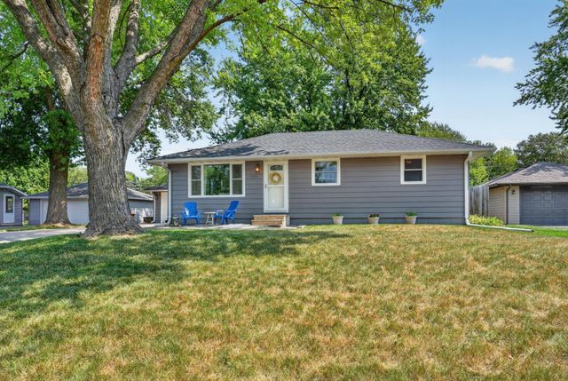 1257 Guthrie Avenue N, Oakdale, MN 55128