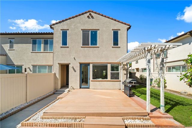 6673 Eucalyptus Ave, Chino, CA 91710