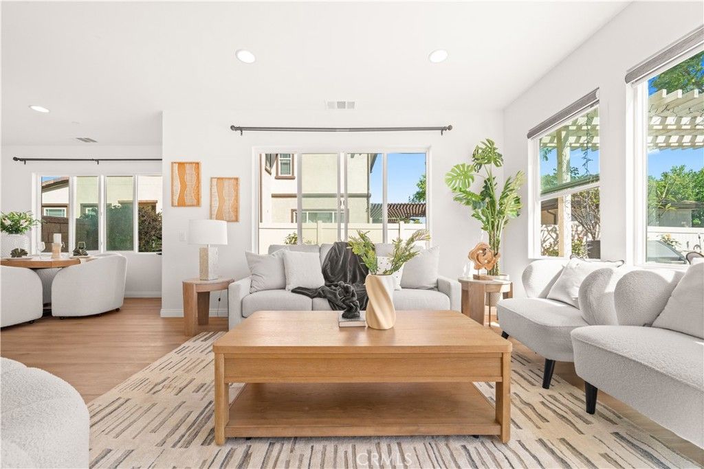 6673 Eucalyptus Ave, Chino, CA 91710