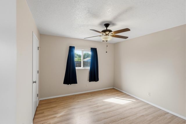 1136 Pinon Court SE, Los Lunas, NM 87031