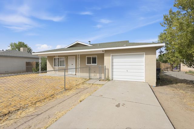 1136 Pinon Court SE, Los Lunas, NM 87031