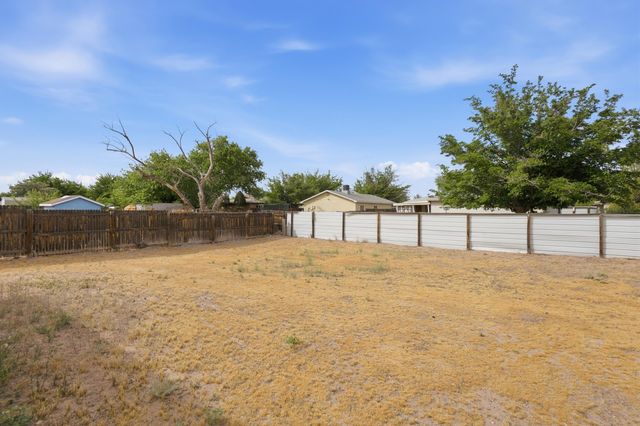 1136 Pinon Court SE, Los Lunas, NM 87031