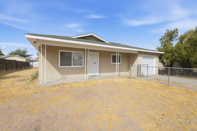 1136 Pinon Court SE, Los Lunas, NM 87031