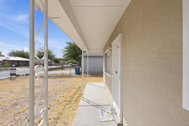 1136 Pinon Court SE, Los Lunas, NM 87031
