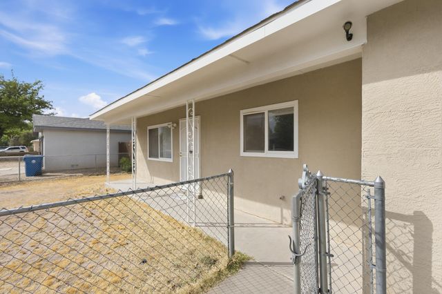 1136 Pinon Court SE, Los Lunas, NM 87031