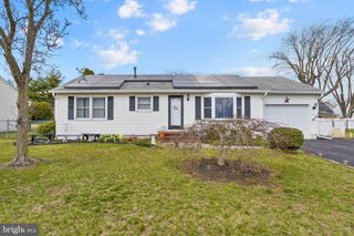 12 HAMILTON LAKES, Hamilton, NJ 08619