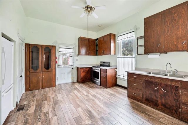 306 W 6th Street, Perris, CA 92570