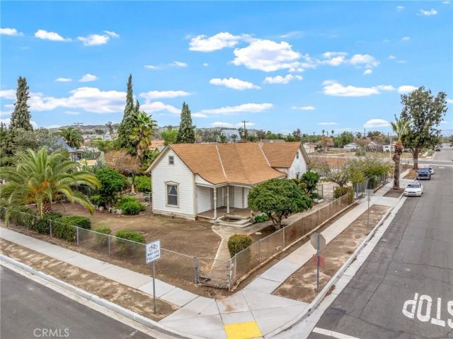 306 W 6th Street, Perris, CA 92570