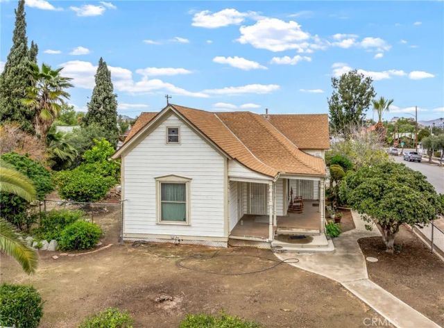 306 W 6th Street, Perris, CA 92570