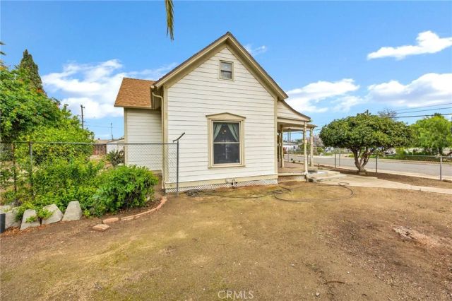 306 W 6th Street, Perris, CA 92570