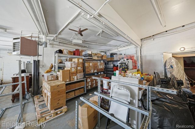 31703 Jefferson Avenue, St. Clair Shores, MI 48082