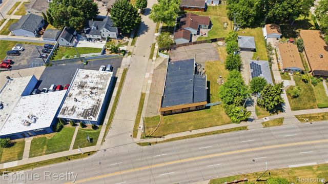 31703 Jefferson Avenue, St. Clair Shores, MI 48082
