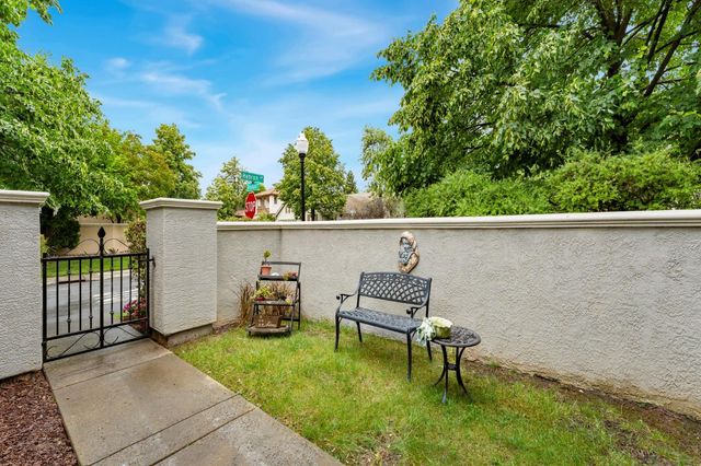 111 Hebron Cir, Sacramento, CA 95835