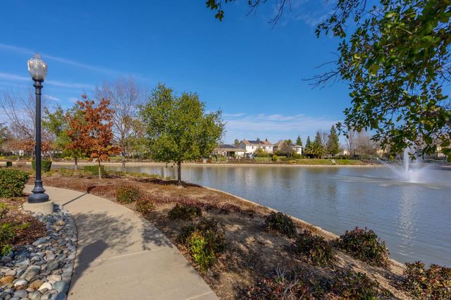 111 Hebron Cir, Sacramento, CA 95835