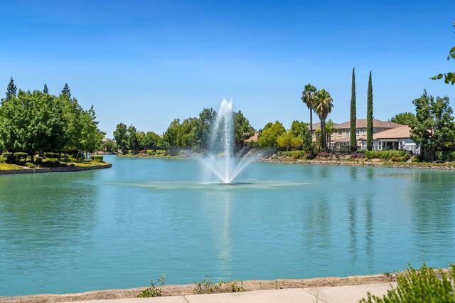 111 Hebron Cir, Sacramento, CA 95835