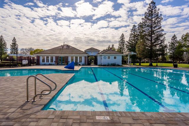 111 Hebron Cir, Sacramento, CA 95835