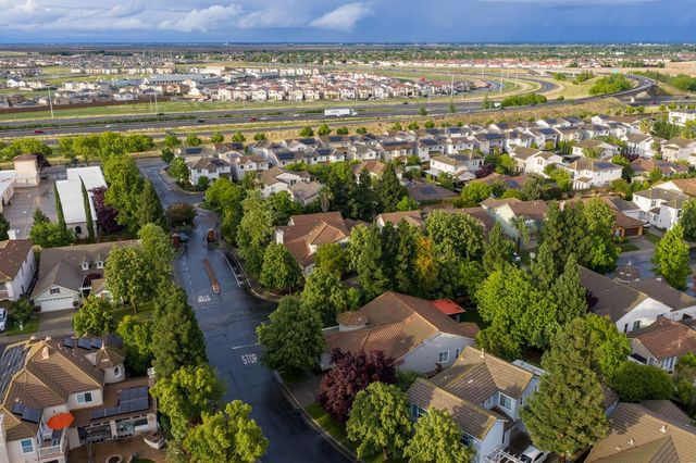 111 Hebron Cir, Sacramento, CA 95835