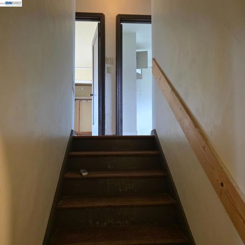 5685 Carberry Ave, Oakland, CA 94609