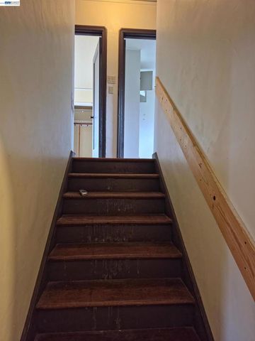 5685 Carberry Ave, Oakland, CA 94609