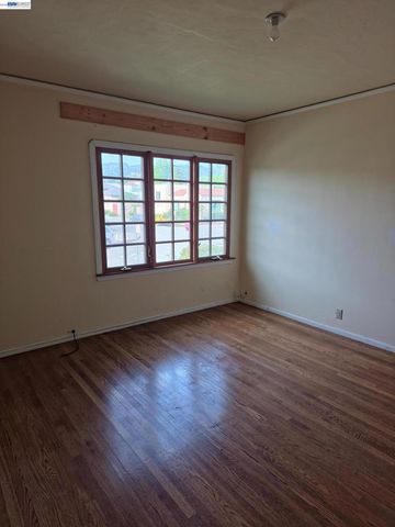 5685 Carberry Ave, Oakland, CA 94609
