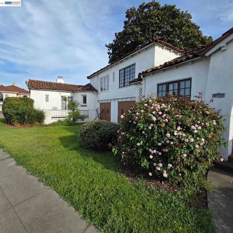 5685 Carberry Ave, Oakland, CA 94609