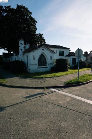 5685 Carberry Ave, Oakland, CA 94609