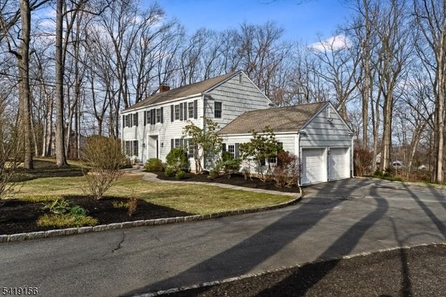 56 Countrywood Dr, Hanover Twp., NJ 07950