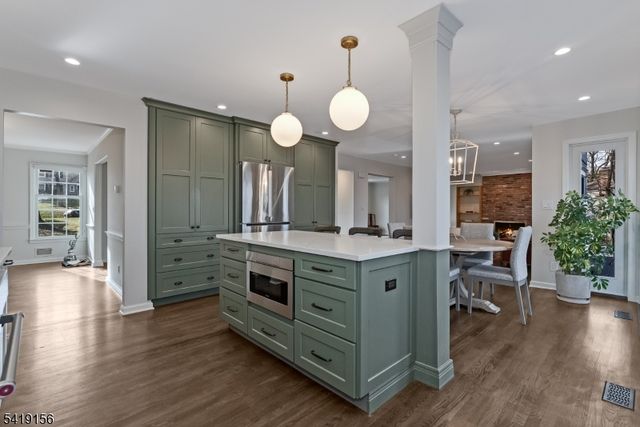 56 Countrywood Dr, Hanover Twp., NJ 07950