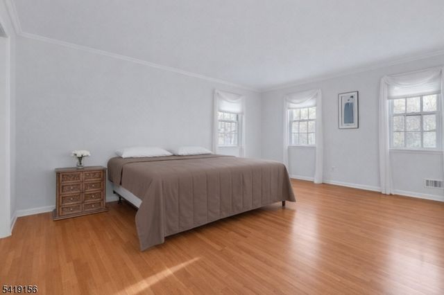 56 Countrywood Dr, Hanover Twp., NJ 07950