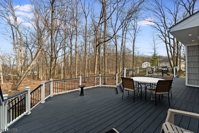 56 Countrywood Dr, Hanover Twp., NJ 07950