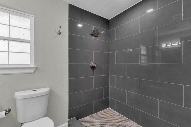 12904 Rosser Road, Farmers Branch, TX 75244