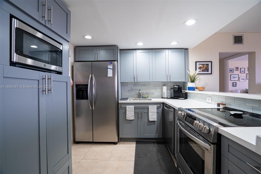 500 Three Islands Blvd 1008, Hallandale Beach, FL 33009