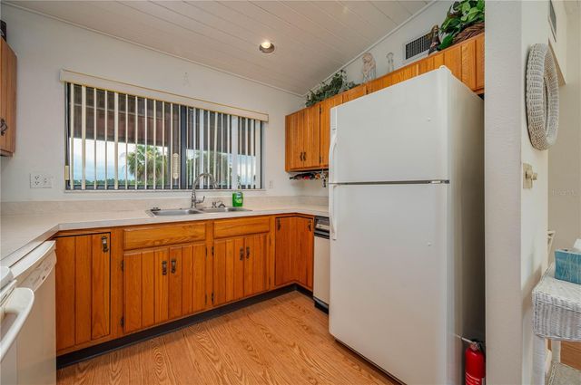 8203 VILLAGE DRIVE H-23, Lake Wales, FL 33898