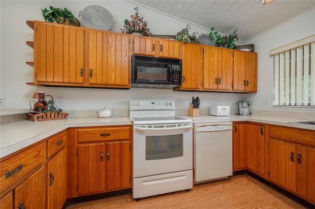 8203 VILLAGE DRIVE H-23, Lake Wales, FL 33898