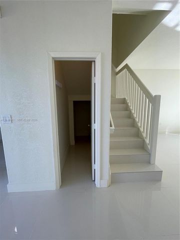 7317 NW 174th Ter 102, Hialeah, FL 33015