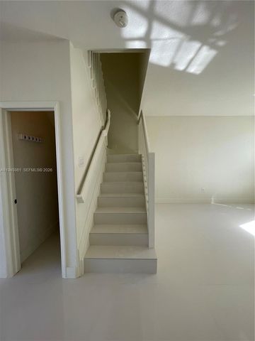 7317 NW 174th Ter 102, Hialeah, FL 33015