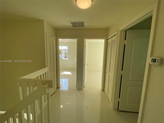 7317 NW 174th Ter 102, Hialeah, FL 33015