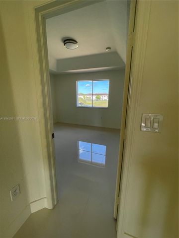 7317 NW 174th Ter 102, Hialeah, FL 33015