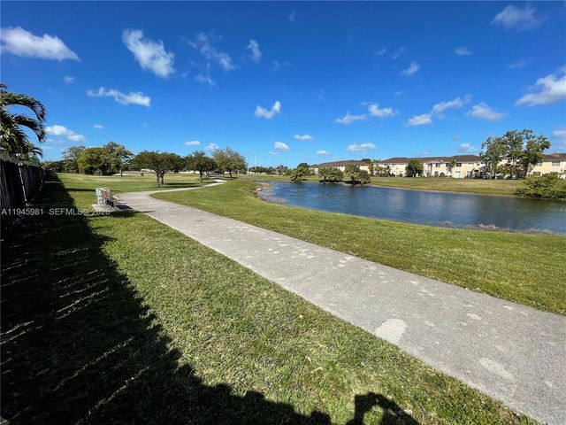 7317 NW 174th Ter 102, Hialeah, FL 33015