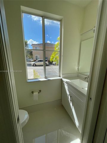 7317 NW 174th Ter 102, Hialeah, FL 33015