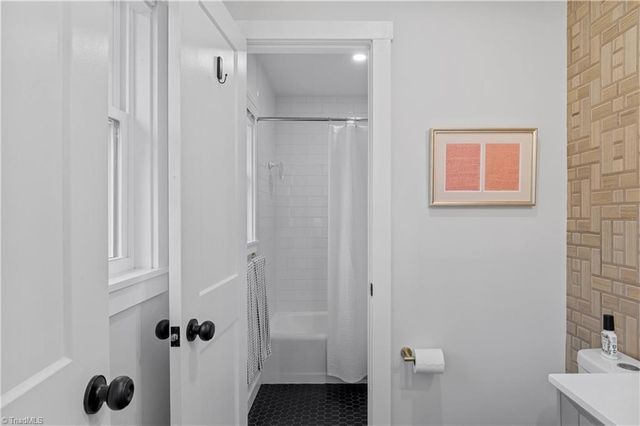 1044 Gales Avenue, Winston-salem, NC 27103