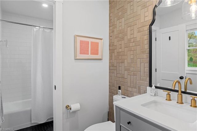 1044 Gales Avenue, Winston-salem, NC 27103