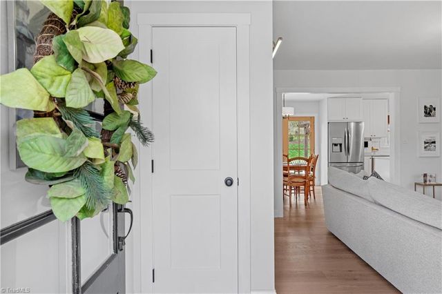 1044 Gales Avenue, Winston-salem, NC 27103