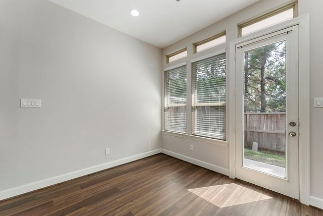 31 Aventura Place, Spring, TX 77389