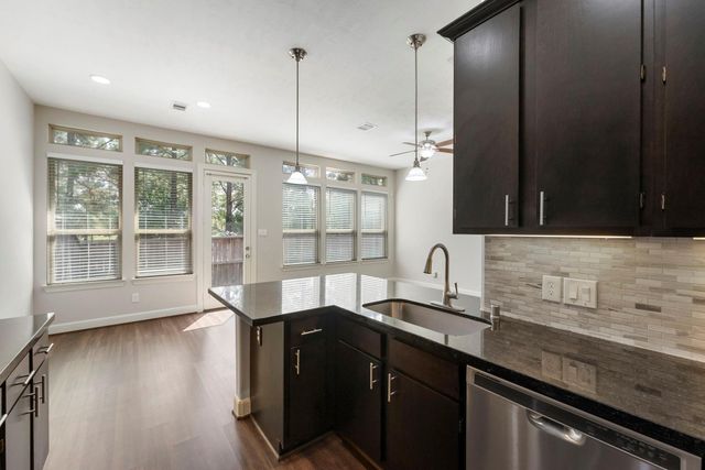 31 Aventura Place, Spring, TX 77389