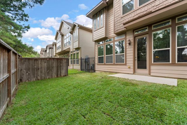 31 Aventura Place, Spring, TX 77389