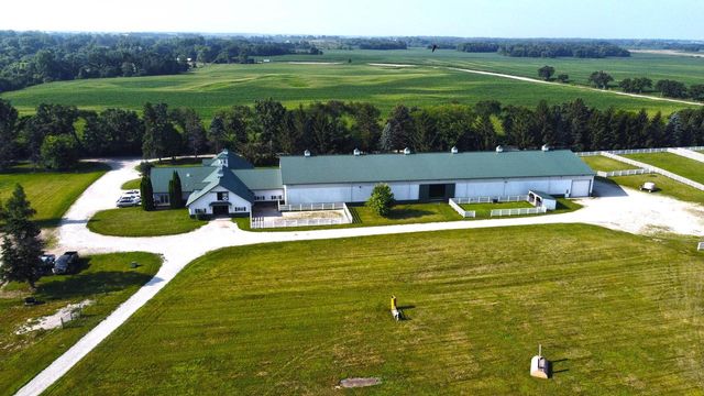 W1800 County Road B, Genoa City, WI 53128