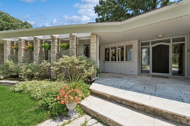 W1800 County Road B, Genoa City, WI 53128