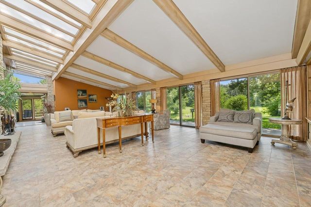 W1800 County Road B, Genoa City, WI 53128